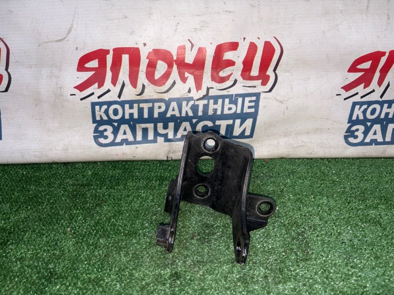 Кронштейн опоры двигателя TOYOTA COROLLA NZE121 1NZ-FE задний (б/у)