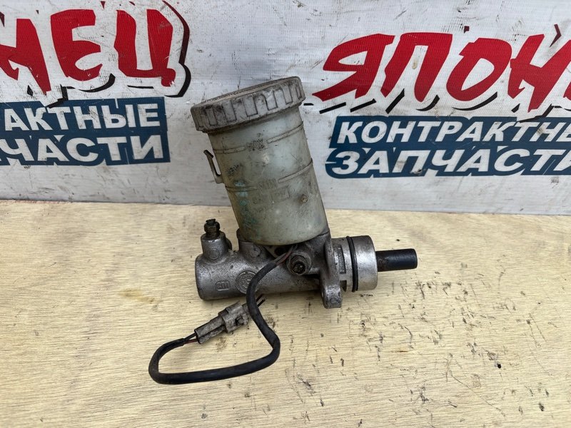 Главный тормозной цилиндр SUZUKI JIMNY JB23W K6AT (б/у)