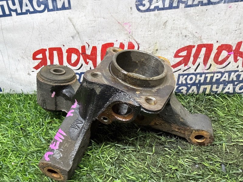 Цапфа TOYOTA COROLLA SPACIO AE111 4A-FE задняя левая (б/у)