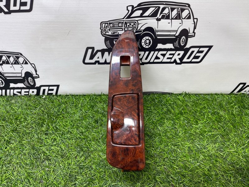 Пепельница TOYOTA LAND CRUISER UZJ100 2UZ-FE задняя правая (б/у)