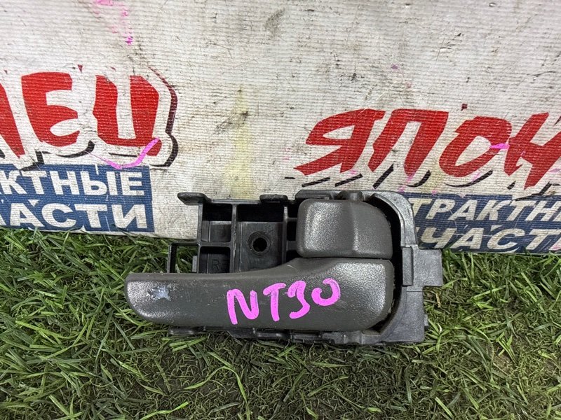 Ручка двери внутренняя NISSAN X-TRAIL NT30 QR20DE передняя правая (б/у)