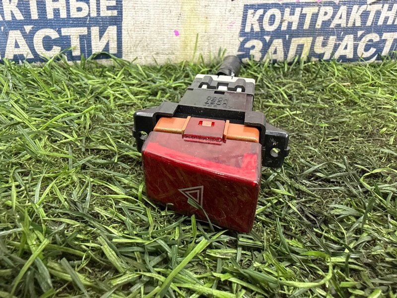 Кнопка аварийной сигнализации HONDA AIRWAVE GJ1 L15A (б/у)