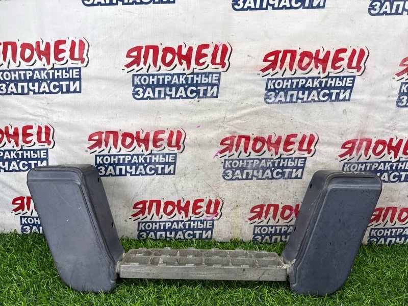 Подножка MITSUBISHI CANTER FB70AB 4M40 (б/у)