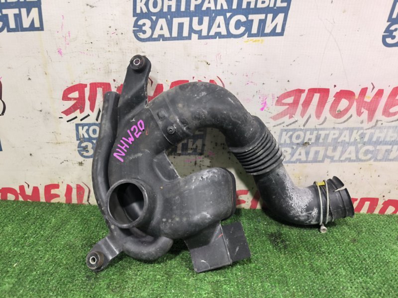 Патрубок воздушного фильтра TOYOTA PRIUS NHW20 1NZ-FXE (б/у)