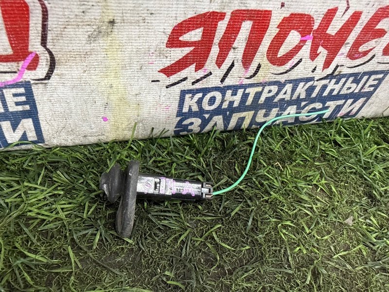 КОНЦЕВИК ДВЕРИ MITSUBISHI DIAMANTE F34A 6G72 (б/у)