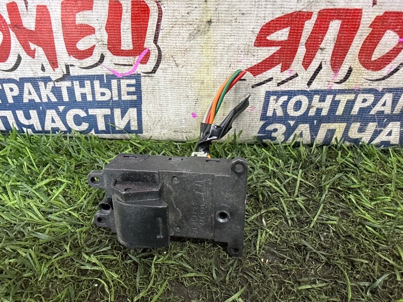 Кнопка стеклоподъемника HONDA FIT GP1 LDA (б/у)