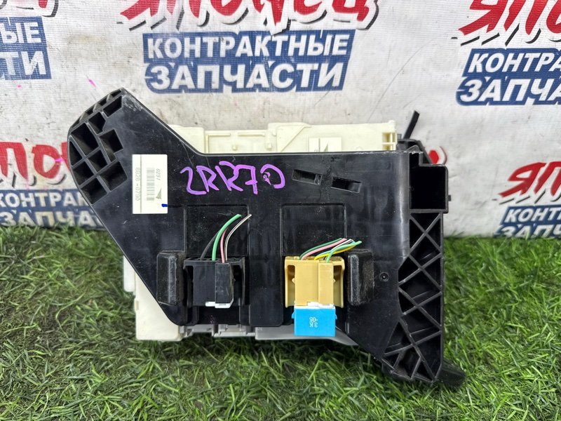 Блок предохранителей салона TOYOTA NOAH ZRR70 3ZR-FE (б/у)