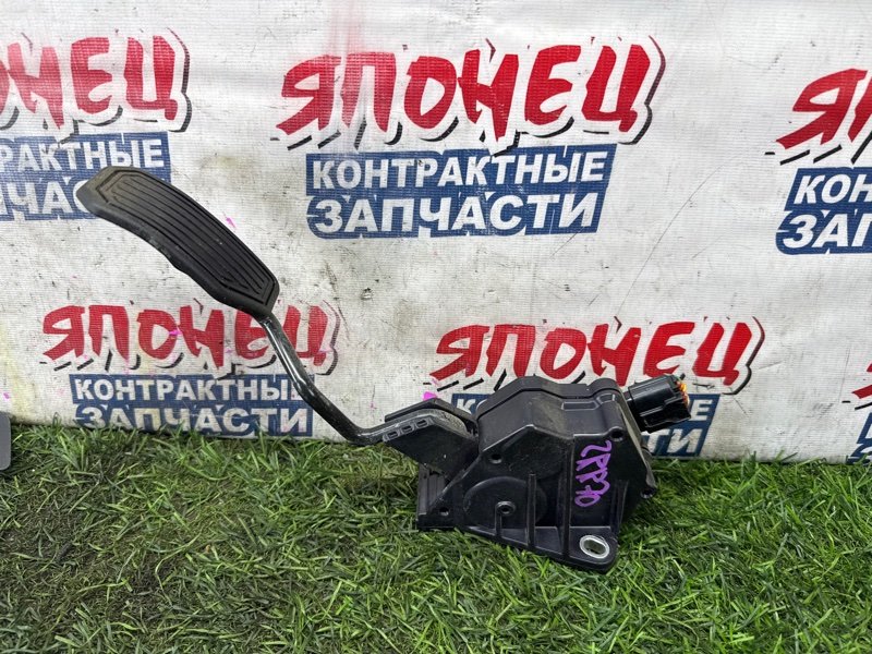 Педаль газа TOYOTA NOAH ZRR70 3ZR-FE (б/у)