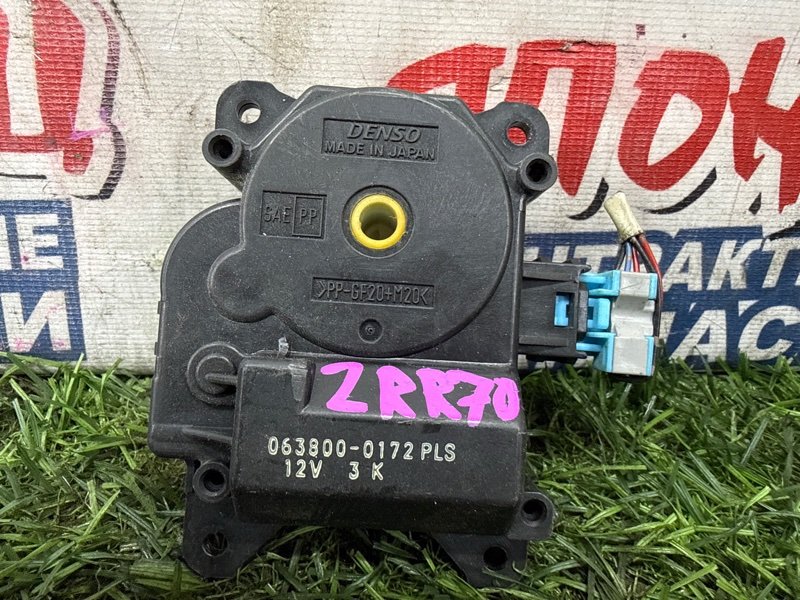 Сервопривод заслонок печки TOYOTA NOAH ZRR70 3ZR-FE (б/у)