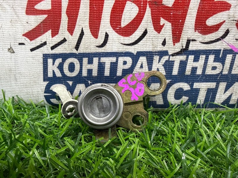 Личинка замка двери TOYOTA VITZ SCP10 1SZ-FE передняя правая (б/у)