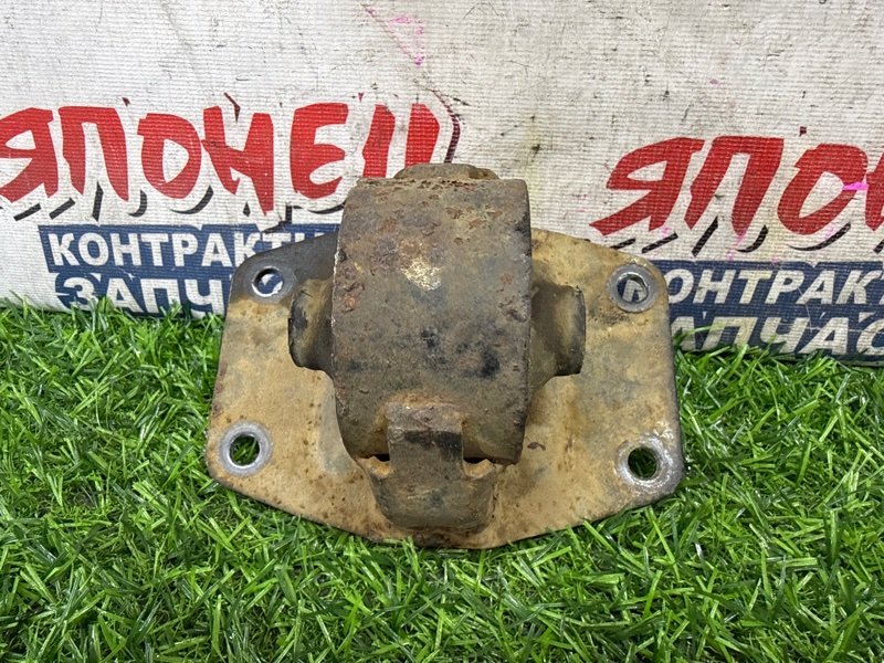 Подушка акпп TOYOTA HIACE KZH106 1KZ-TE (б/у)