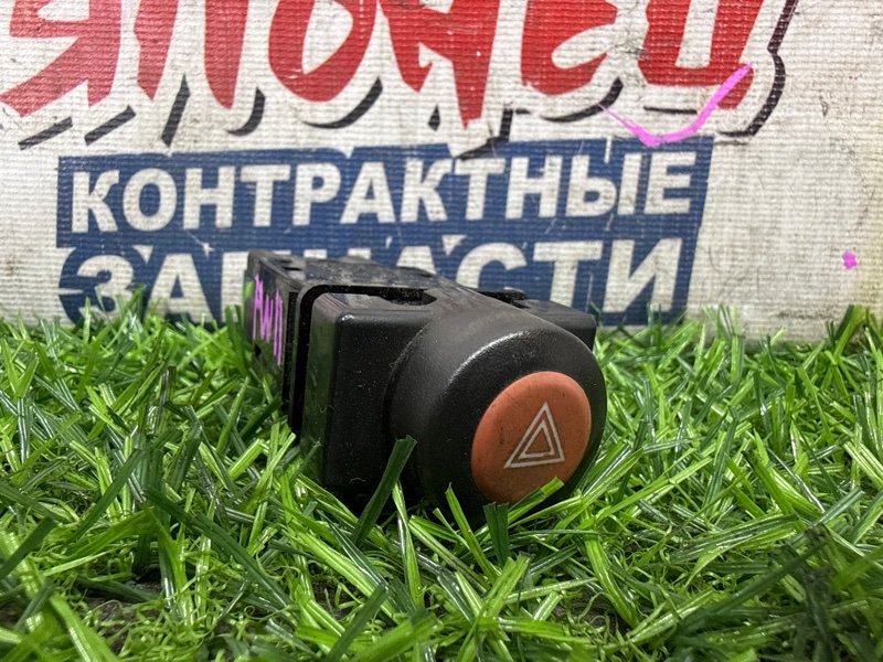 Кнопка аварийной сигнализации NISSAN AVENIR PW11 SR20DE (б/у)