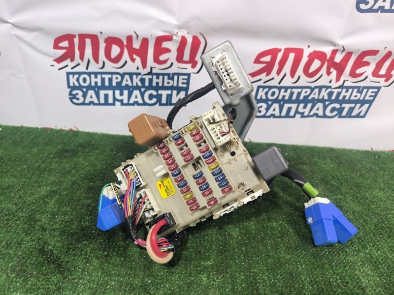 Блок предохранителей салона NISSAN SERENA PC24 SR20DE (б/у)