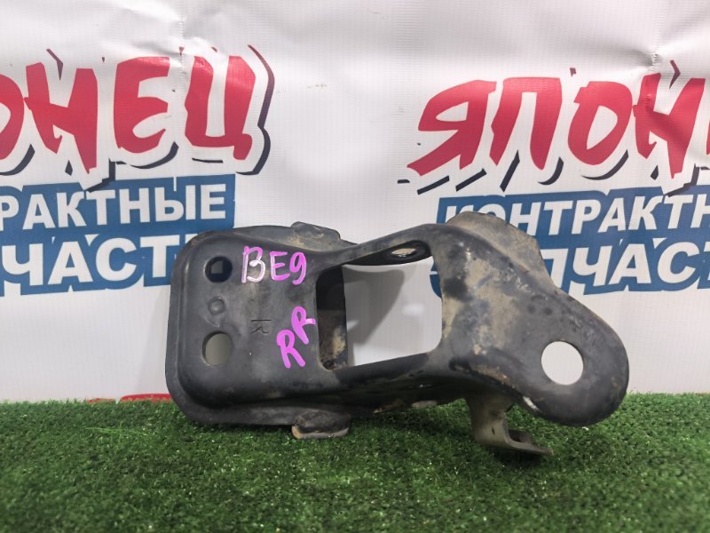 Кронштейн рычага SUBARU LEGACY BE9 EJ254 задний правый (б/у)