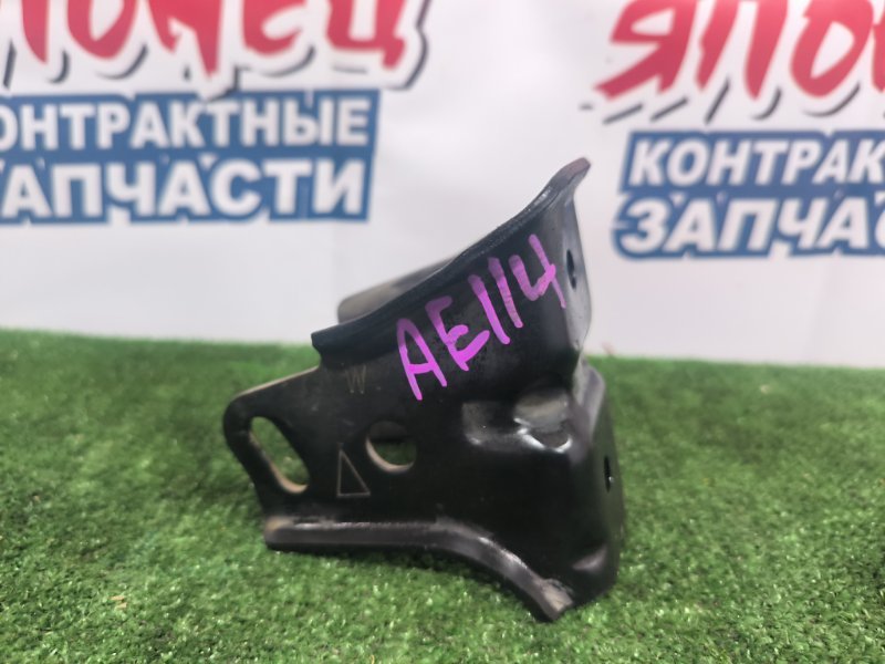 Кронштейн опоры двигателя TOYOTA SPRINTER CARIB AE114 4A-FE передний (б/у)