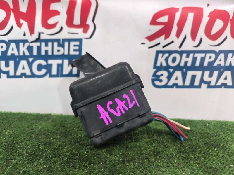 Блок реле TOYOTA IPSUM ACM21 2AZ-FE (б/у)