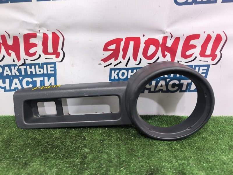 Консоль панели приборов TOYOTA BB NCP31 1NZ-FE (б/у)