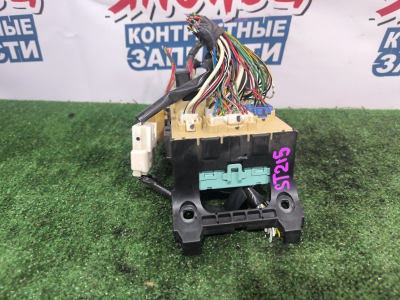 Блок предохранителей салона TOYOTA CARINA ST215 3S-FE (б/у)