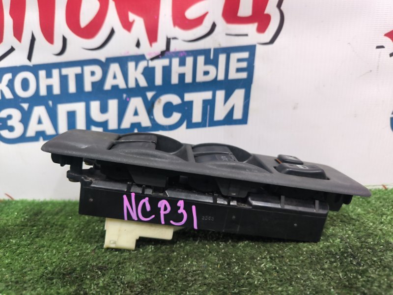 Блок упр. стеклоподъемниками TOYOTA BB NCP31 1NZ-FE передний правый (б/у)