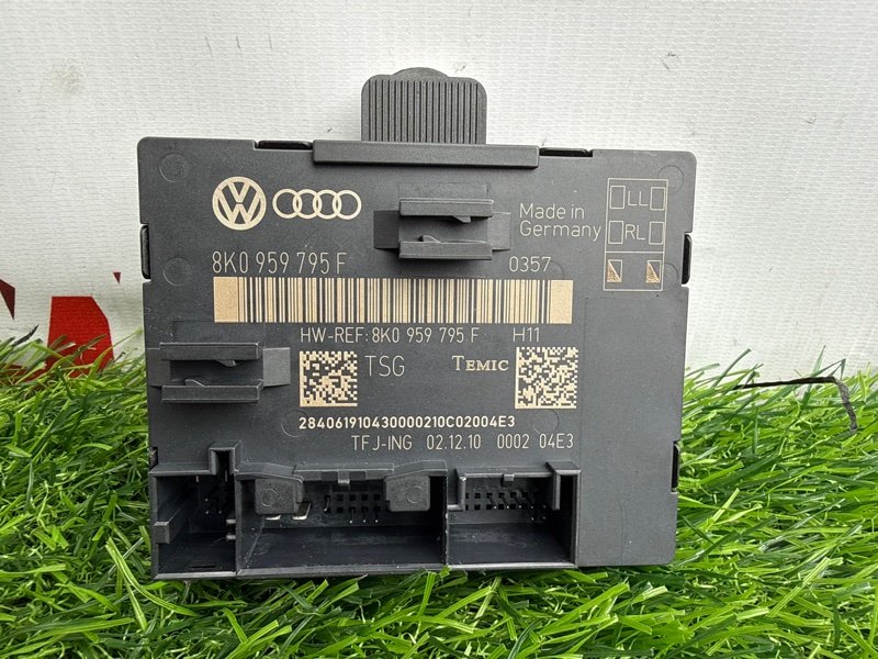 Блок управления дверьми AUDI Q5 8RB CCW задний правый (б/у)