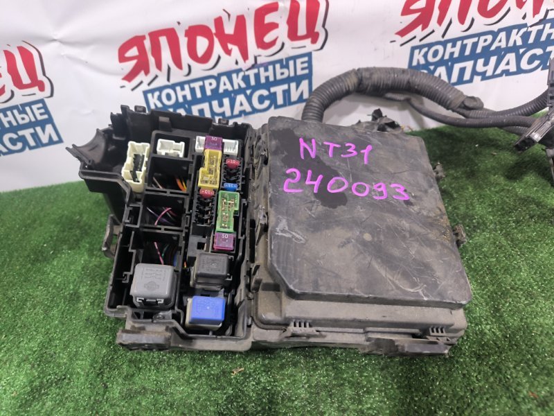 Блок предохранителей под капот NISSAN X-TRAIL NT31 MR20DE (б/у)
