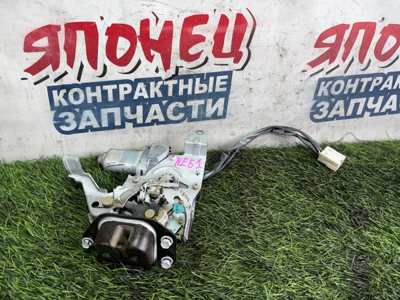 Замок двери багажника NISSAN ELGRAND NE51 VQ35DE (б/у)