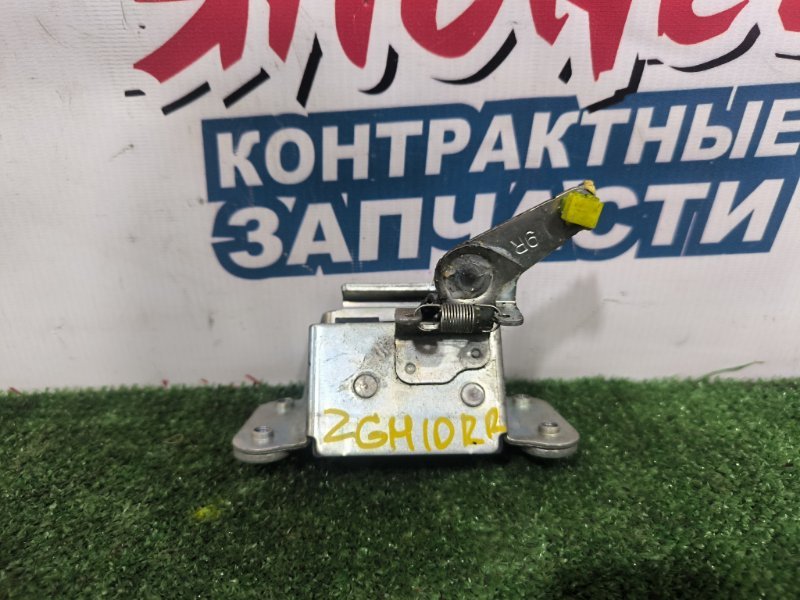 Замок двери TOYOTA ISIS ZGM10 2ZR-FAE задний правый (б/у)