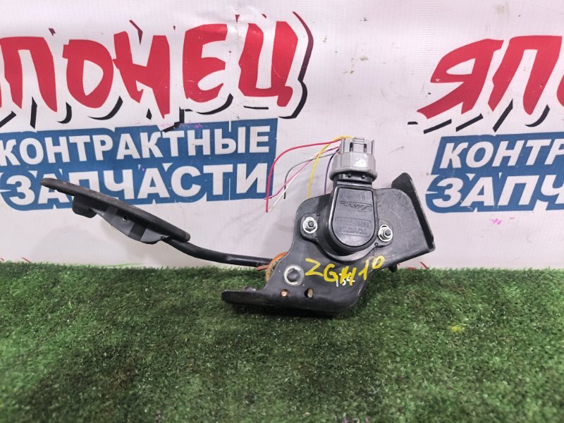 Педаль газа TOYOTA ISIS ZGM10 2ZR-FAE (б/у)