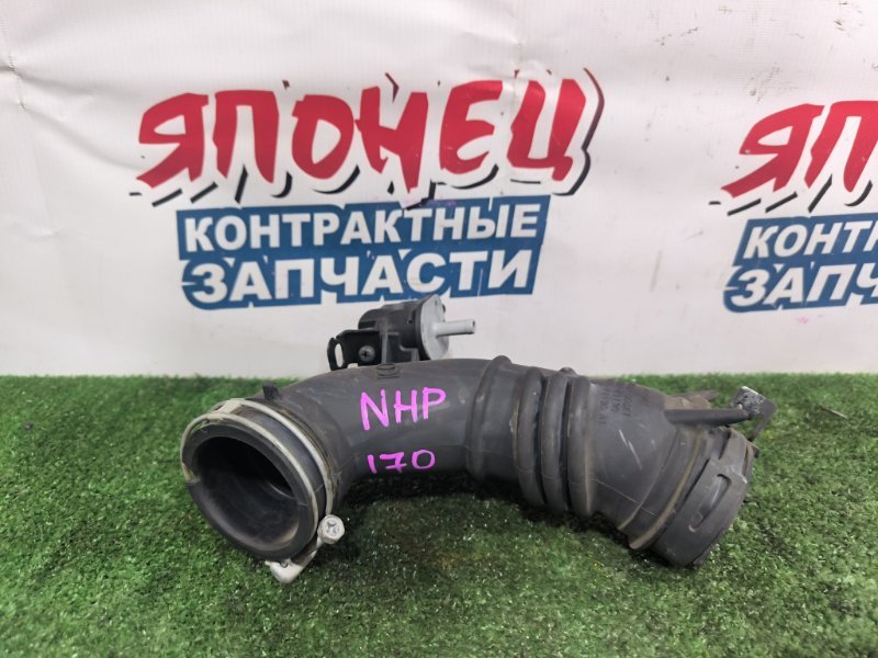 Патрубок воздушного фильтра TOYOTA SIENTA NHP170 1NZ-FXE (б/у)