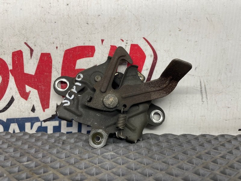 Замок капота TOYOTA VITZ SCP10 (б/у)