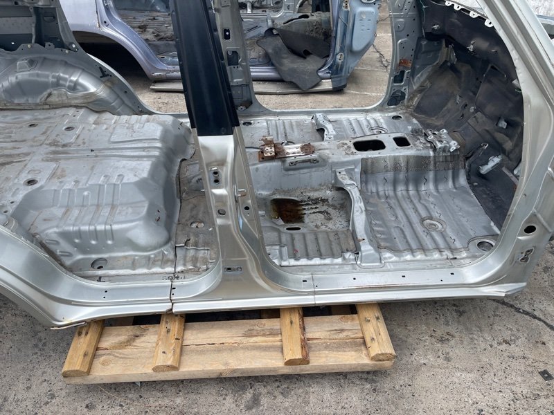 Порог кузова TOYOTA LAND CRUISER PRADO RZJ95 3RZ-FE правый (б/у)