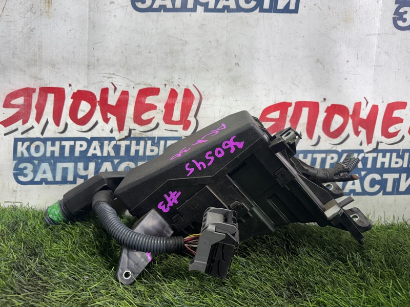 Блок предохранителей под капот TOYOTA RAV4 ACA36 2AZ-FE левый (б/у)