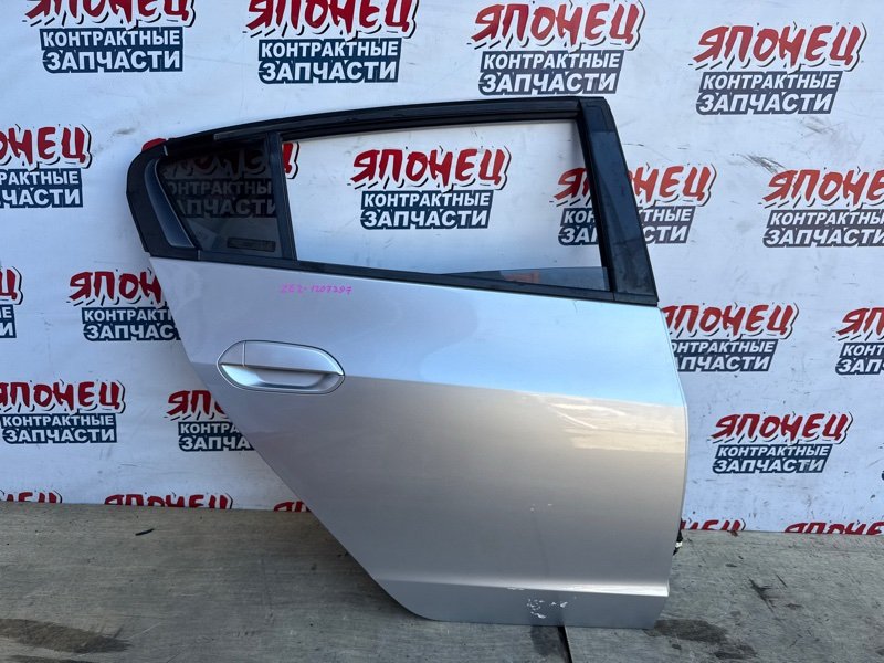 Дверь HONDA INSIGHT ZE2 LDA задняя правая (б/у)