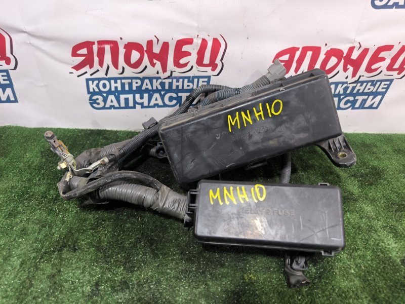 Блок предохранителей под капот TOYOTA ALPHARD MNH10 1MZ-FE (б/у)