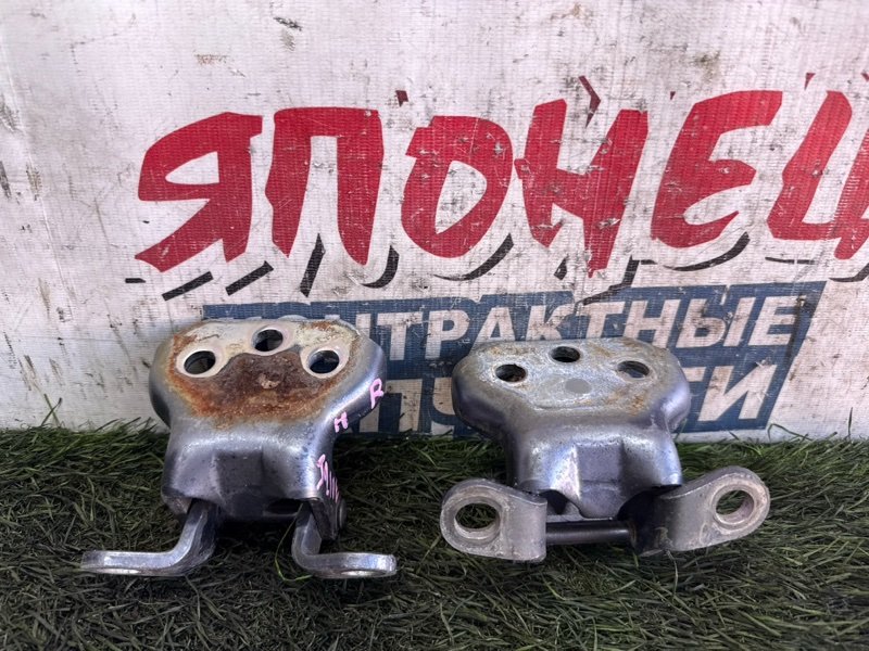 Петля двери багажника TOYOTA RUSH J210E 3SZ-VE (б/у)