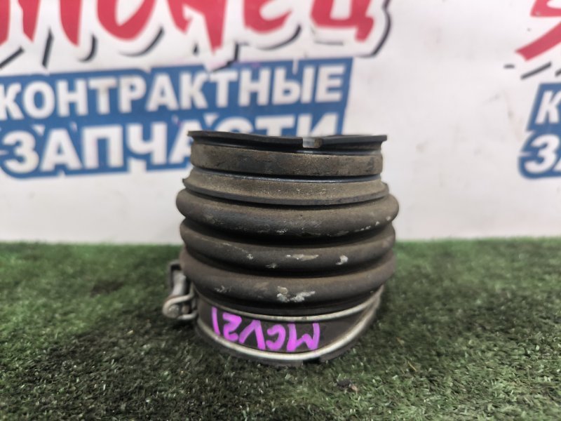 Патрубок воздушного фильтра TOYOTA CAMRY GRACIA MCV21 2MZ-FE (б/у)