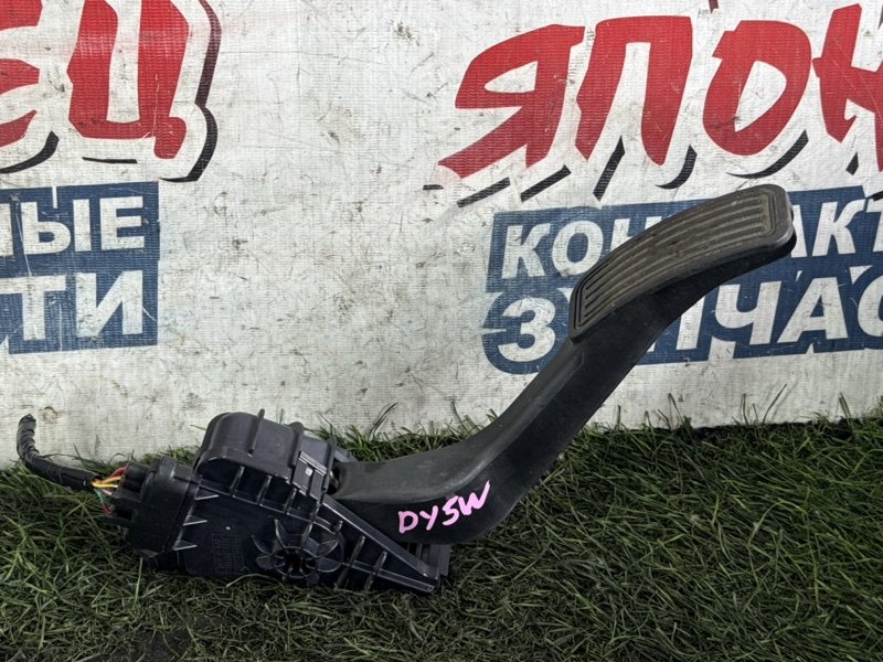 Педаль газа MAZDA DEMIO DY5W ZY-VE (б/у)