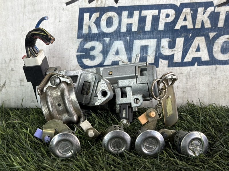 Замок зажигания MAZDA BONGO BRAWNY SK5HM WL (б/у)