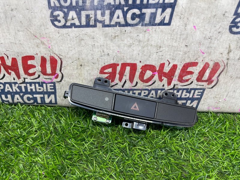 Кнопка аварийной сигнализации MITSUBISHI GALANT FORTIS CY4A 4B11 (б/у)