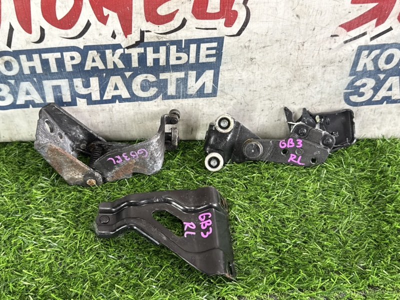 Ролик раздвижной двери HONDA FREED GB3 L15A задний левый (б/у)