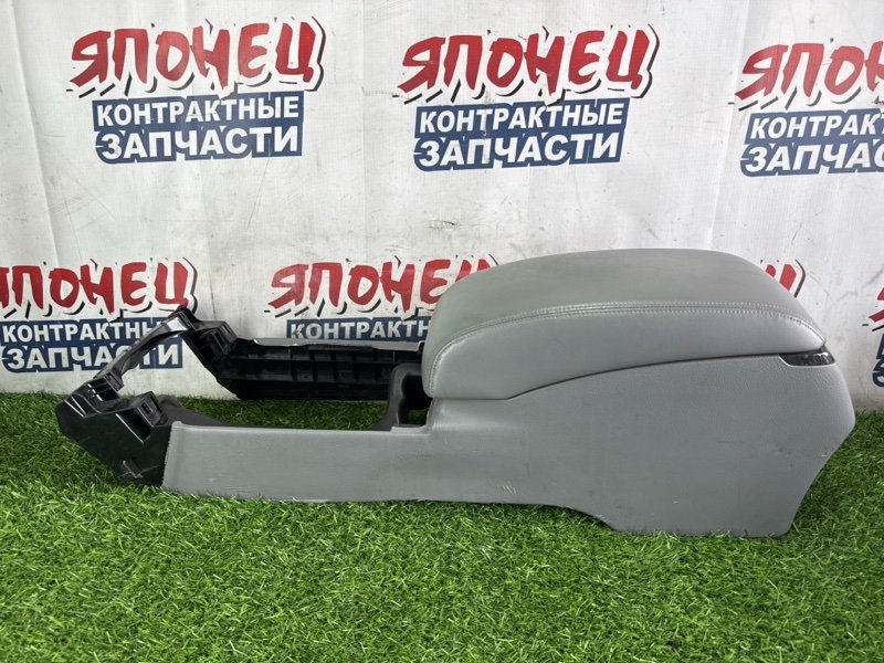 Бардачок между сиденьями TOYOTA CROWN GRS181 4GR-FSE (б/у)
