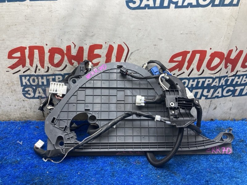 Проводка двери TOYOTA VOXY ZRR70 3ZR-FAE задняя правая (б/у)