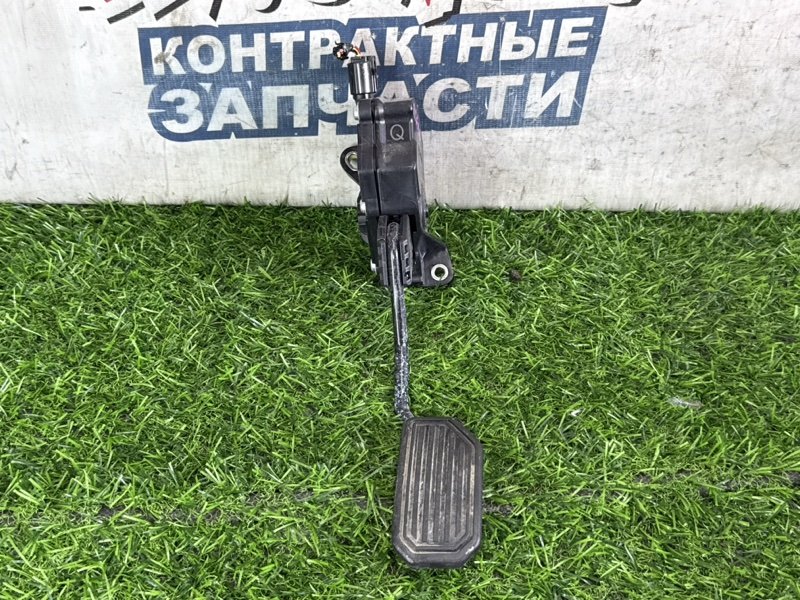 Педаль газа TOYOTA WISH ZGE20 2ZR-FAE (б/у)