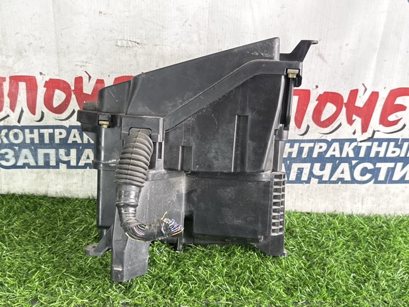 Коробка для блока efi TOYOTA CROWN GRS181 4GR-FSE (б/у)