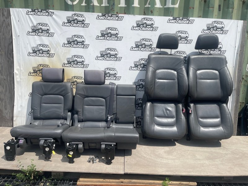 Сиденья комплект TOYOTA LAND CRUISER UZJ200 2UZ-FE (б/у)