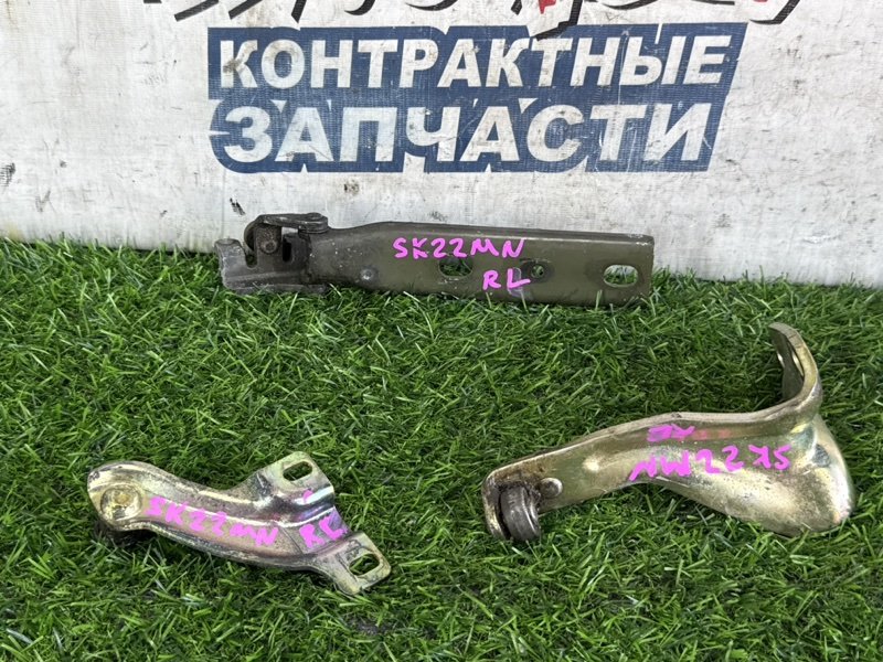 Ролик раздвижной двери NISSAN VANETTE SK22MN R2 задний левый (б/у)