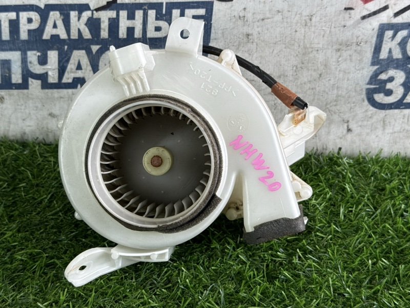 Мотор охлаждения батареи TOYOTA PRIUS NHW20 1NZ-FXE (б/у)
