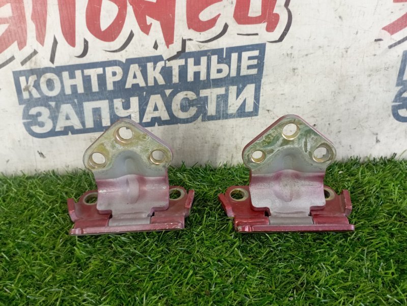 Петля двери багажника NISSAN CUBE BGZ11 CR14DE (б/у)