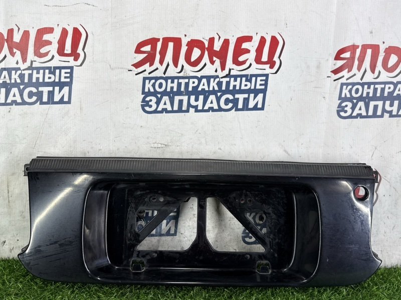 НАКЛАДКА КРЫШКИ БАГАЖНИКА TOYOTA CELICA ST202 3S-FE (б/у)