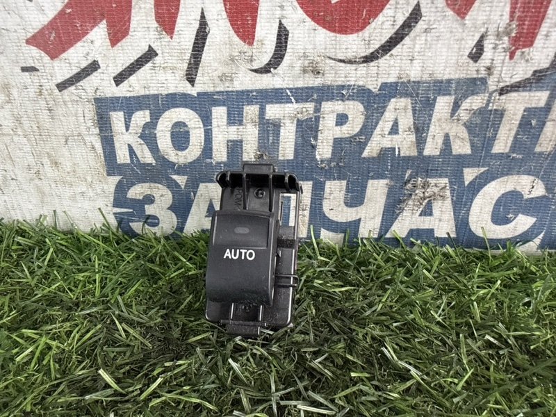 Кнопка стеклоподъемника TOYOTA PRIUS ZVW30 2ZR-FXE передняя левая (б/у)
